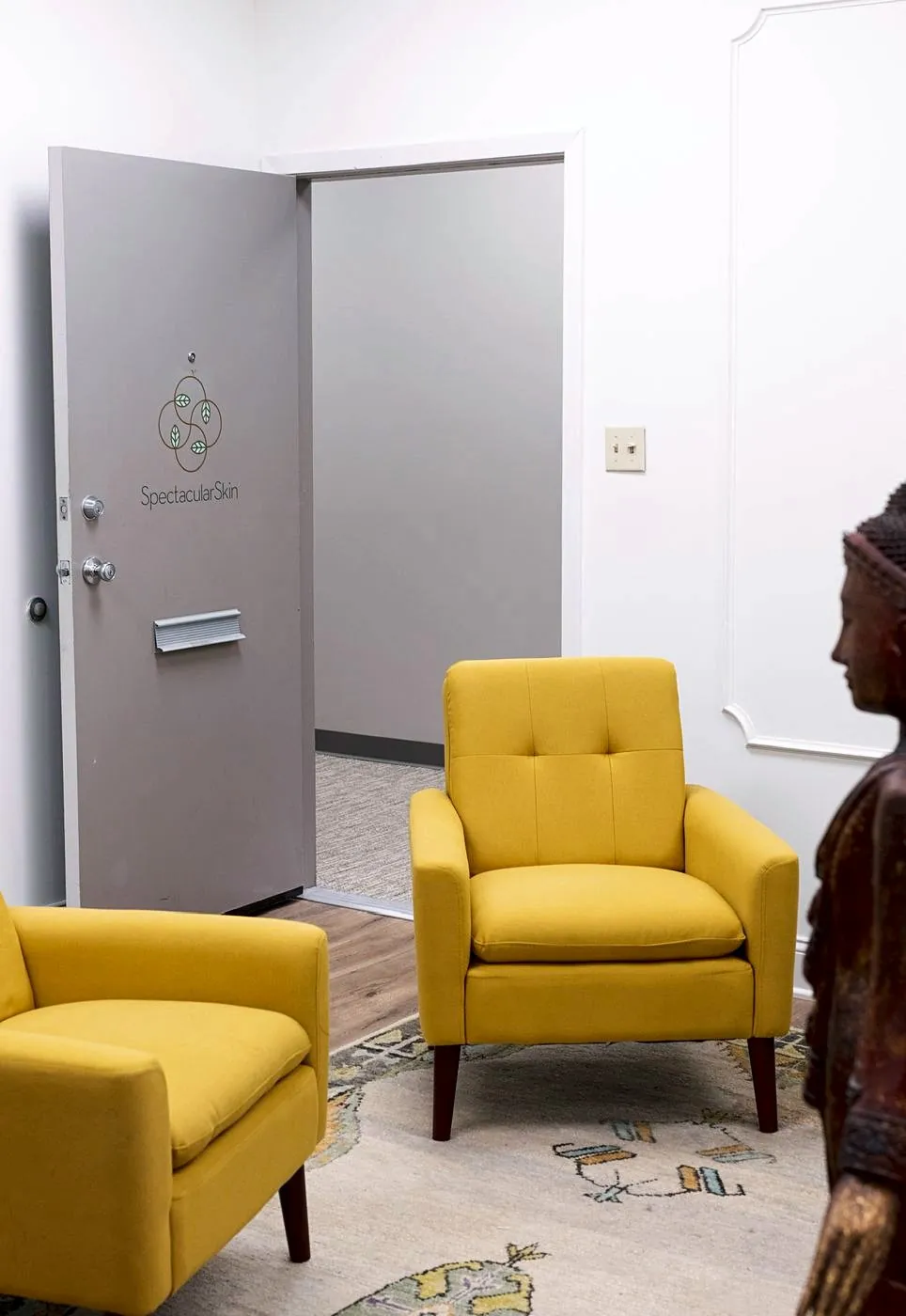 Consultation lounge